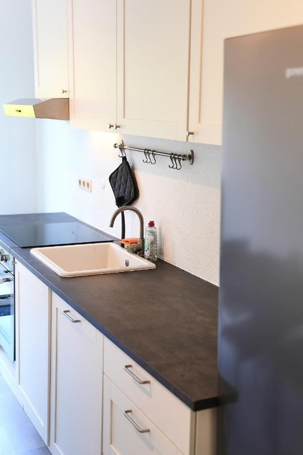 N2 Centrally Located 3-Room Apartment With Balcony Or Individual Rooms カールスルーエ エクステリア 写真